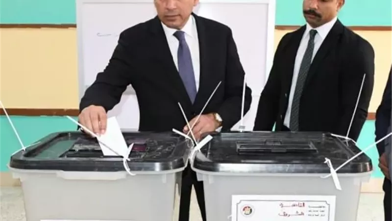 وزير الشباب والرياضة يدلي بصوته في انتخابات مجلس النواب