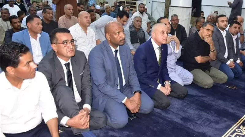 عماره يصلى العشاء بمسجد الفاوى بالعديسات بحرى