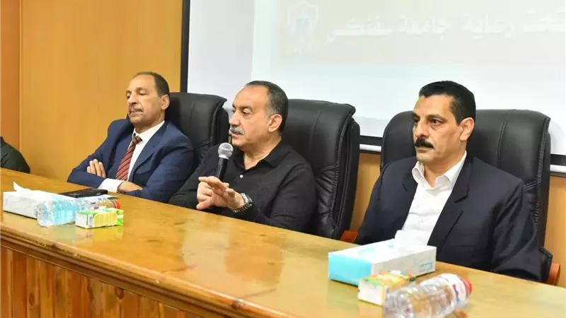 محافظ أسيوط يؤكد على ترسيخ ثقافة السلامة والصحة المهنية