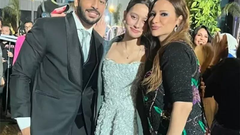 غادة طلعت تداعب متابعيها بوصلة رقص من مسلسل 