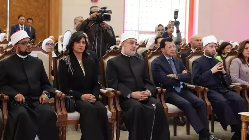 المفتي:الإساءة للمرأة أو انتهاك حقوقها يتعارض مع تعاليم الإسلام
