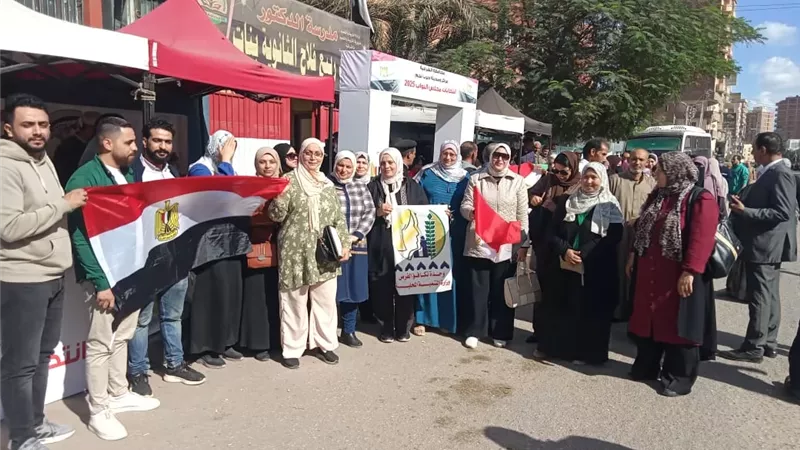 رجال الشرطة والشباب فى خدمة ناخبى الشرقية