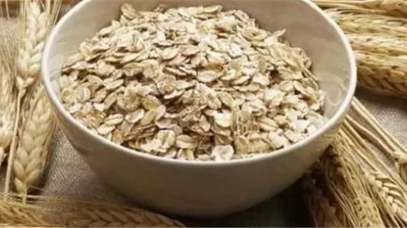 الشوفان أم الغرانولا: أيهما يساعدك على خسارة الوزن؟