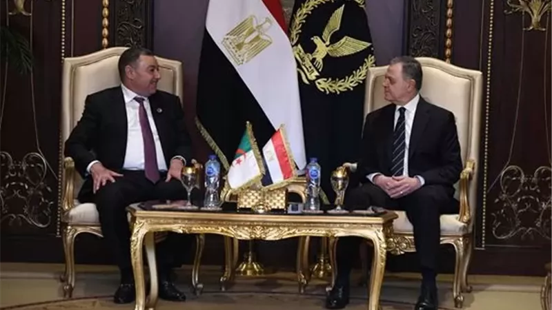 وزير الداخليه يستقبل نظيره الجزائرى لبحث التعاون بين البلدين