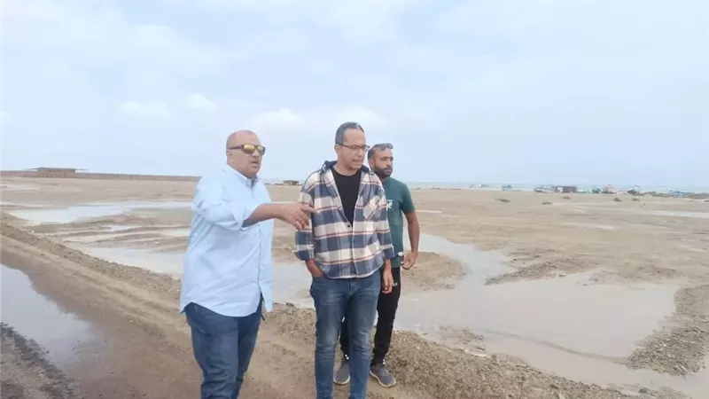 رئيس مدينة مرسى علم يشرف على إزالة آثارالناتجة عن السييول