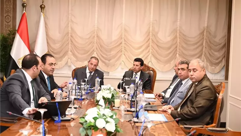صبحى ومحب يتفقان على جدول زمنى للانتهاء من انشاء ستاد المصري