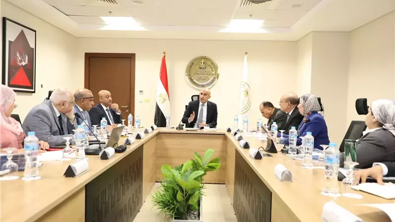 عبد اللطيف يترأس اجتماع المجلس الأعلى للتعليم قبل الجامعى