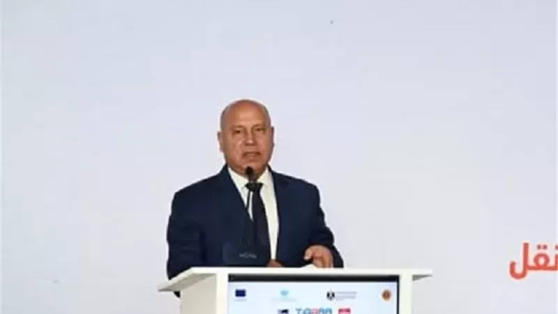 الوزير يدعو المصانع لتوطين تكنولوجيا الصناعات الخضراء وتعزيز الجودة