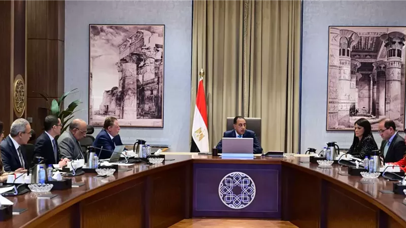 رئيس الوزراء يُتابع الموقف التنفيذي لمشروعات الطاقة الجديدة والمتجددة