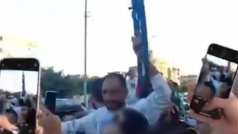 الداخلية تكشف ملابسات فيديولأحد أنصارمرشح يحمل سلاح ناري بالشرقية