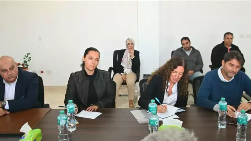محافظ البحيرة والقنصل الفرنسي يتفقدان الموقع المقترح