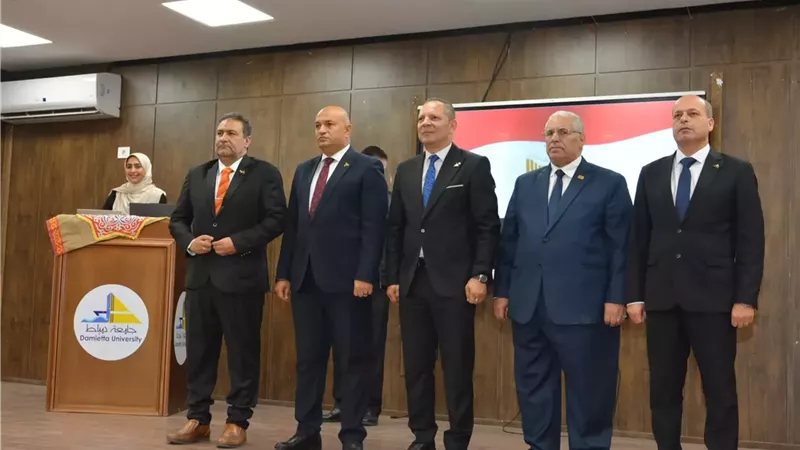 جلسة تشاور لتقييم الأثر البيئى للسيليكا والبوليمر بمتحف السويس
