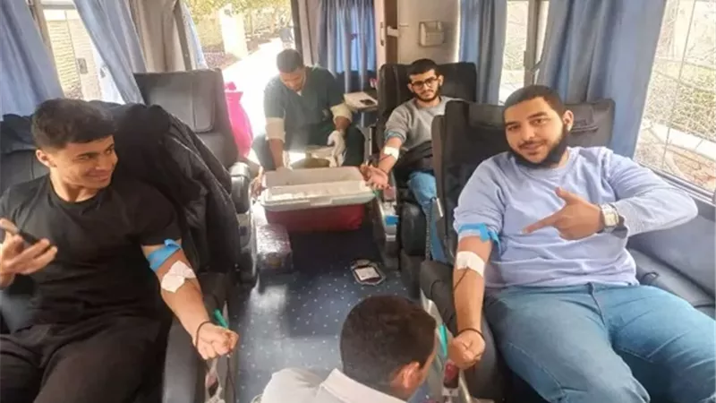 جامعة حلوان تنظم حملة تبرع بالدم وتجمع 295 كيسًا