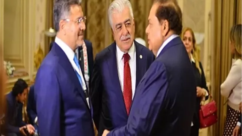 محمد أبو العينين لـ المحررين البرلمانيين: مصر أصبحت صوت الاستقرار