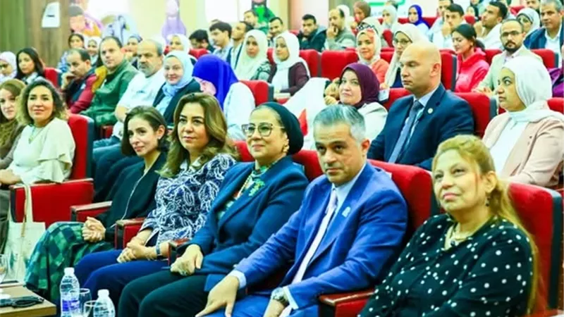 وزيرة التنمية المحلية تطلق النسخة الثالثة من برنامج قادة المناخ