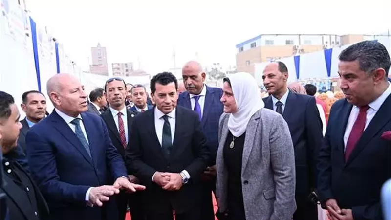 وزير الشباب والرياضة ومحافظ القاهرة يشهدان مبادرة 