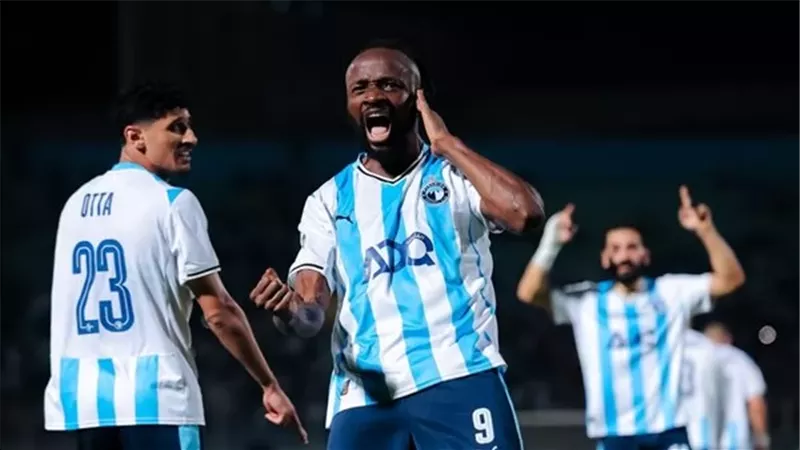 فيستون ماييلي يقود هجوم بيراميدز أمام باور ديناموز الزامبي