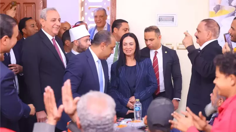 وزراء التضامن والأوقاف والتنمية المحلية يتفقدون مطبخ 