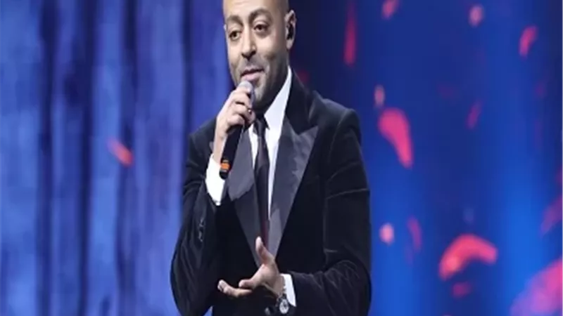 تامر عاشور يتألق في ليلة استثنائية على مسرح الكويت أرينا