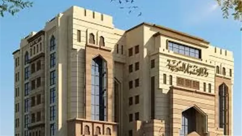 حكم تقبيل يد الوالدين والصالحين