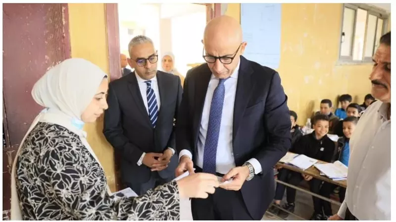 وزير التربية والتعليم يفاجئ مدارس البدرشين والصف بالجيزة