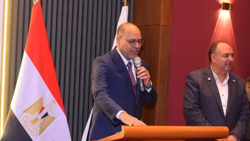 جبران يفتتح محطتين للطاقة الشمسية بمصانع 