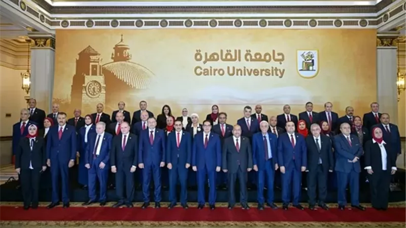 مجلس جامعة القاهرة يثمن إشادة الرئيس بطلاب المعايشة العسكرية