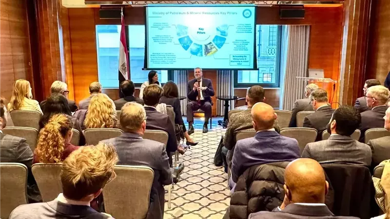 بعثة الأعمال المصرية في لندن للترويج للحوافز الاستثمارية بالتعدين