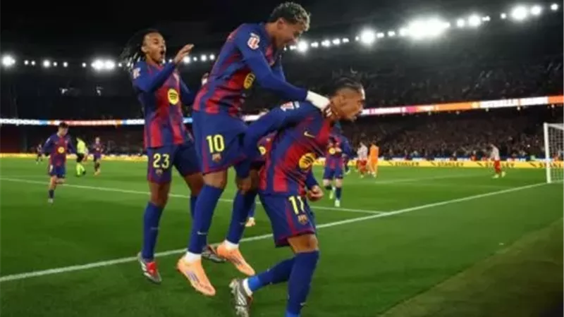 برشلونة يحافظ على صدارته بثلاثية فى شباك أتلتيكو مدريد