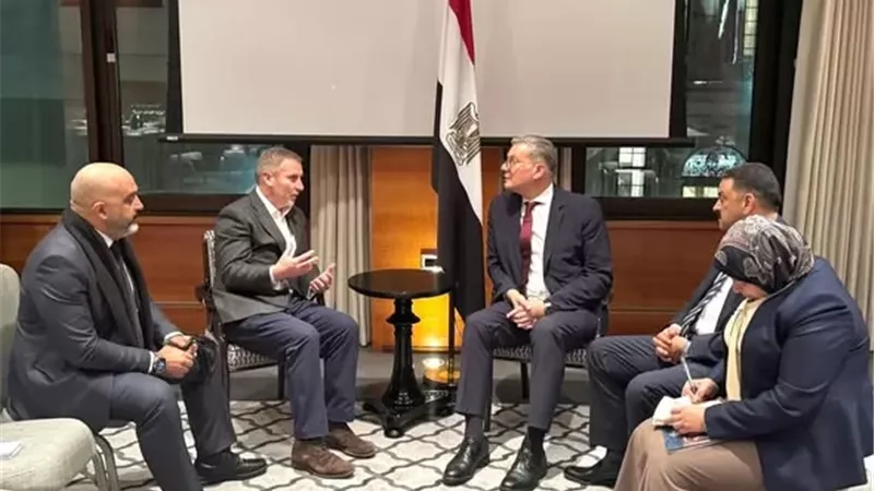 وزارة البترول تعزز التحول للطاقة الخضراء عبر استثمارات الليثيوم