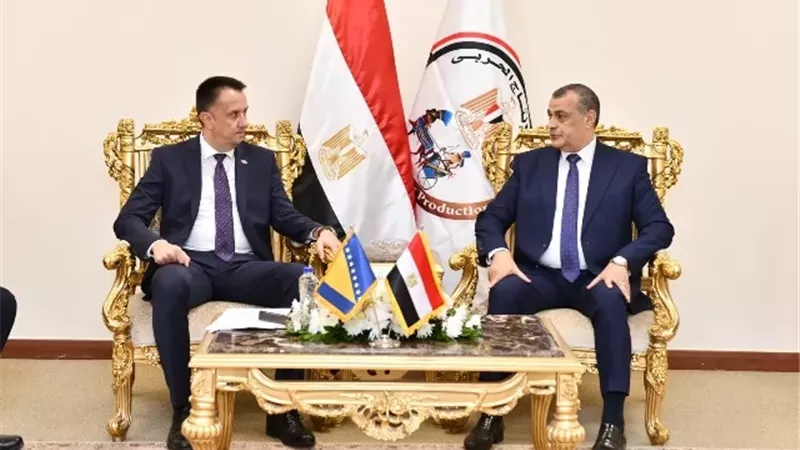 وزير الإنتاج الحربي ووزير الطاقة البوسني يبحثان التعاون المشترك