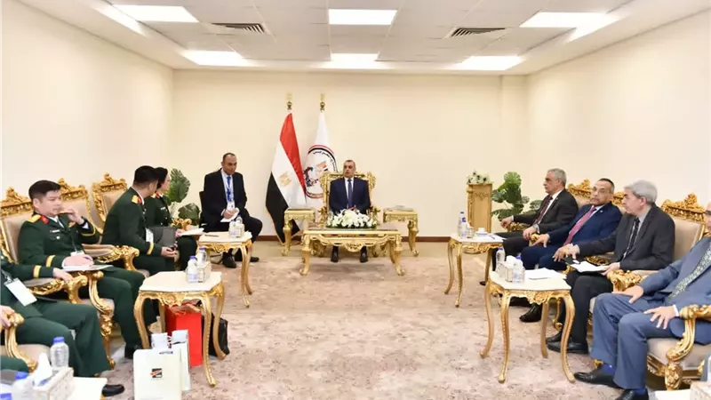 وزير الإنتاج الحربي يستقبل ممثلي وزارة الدفاع الفيتنامية لبحث أوجه التعاون المشترك