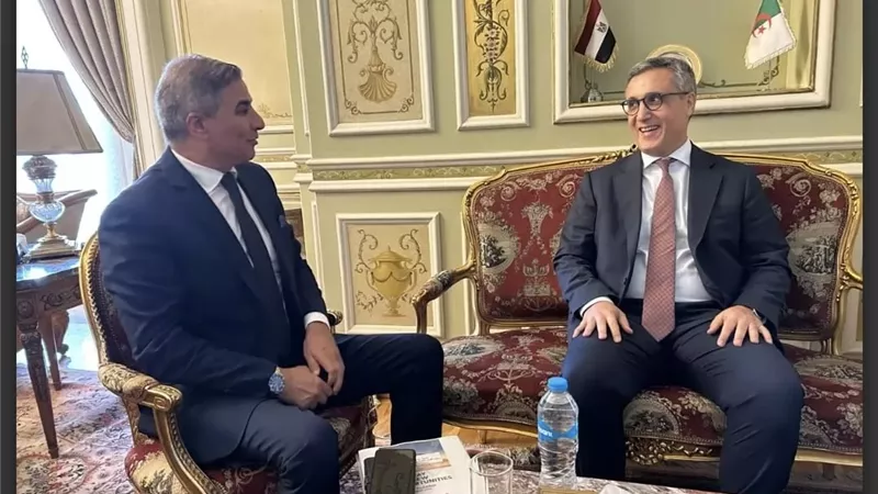 سفير الجزائر بالقاهرة: توجد مقومات نجاح كبيرة بالبلدين للاستثمار وتوطين الصناعة العربية