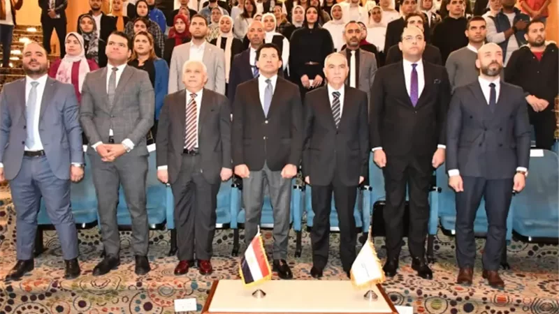 وزير الشباب يشهد احتفالية تكريم متطوعي مستشفى ٥٧٣٥٧