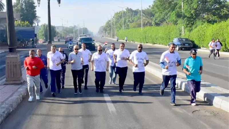 محافظ الأقصر يشارك فى ماراثون رياضى