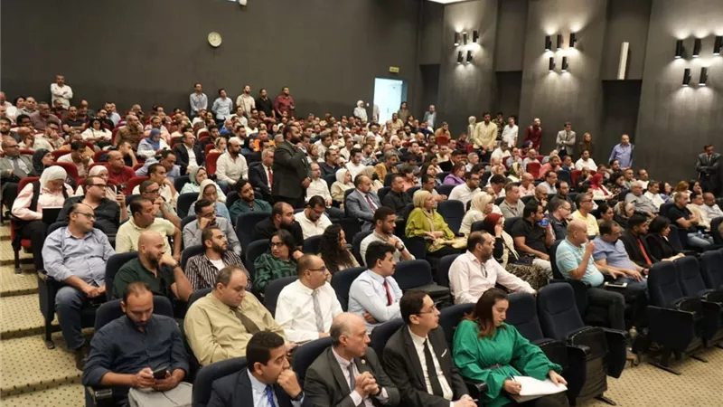 مستوردون وممثلو شركات الشحن الجوي في لقاء مع رئيس مصلحة الجمارك