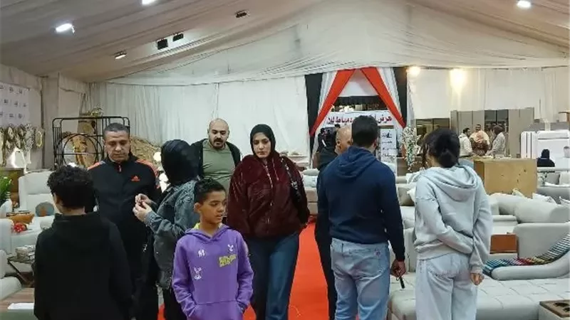 تزايد الإقبال على معرض 