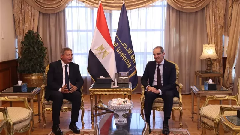 وزير الاتصالات يلتقى رئيس الأعلى للإعلام ويبحثان آفاق التعاون المشترك