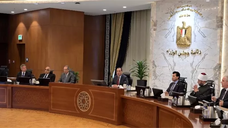 مدبولي: تفعيل آليات التصدي للشائعات واتخاذ الإجراءات القانونية ضد من ينشر الأخبار الكاذبة