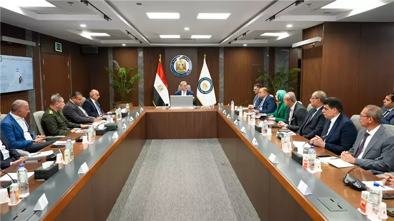 وزير البترول يبحث مع رؤساء شركات التعدين الفرص الاستثمارية