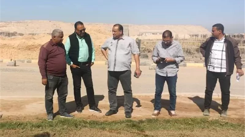 رئيس سوهاج الجديدة يتفقد أهم مشروعات الزراعة والتجميل فى المدينة.. صور