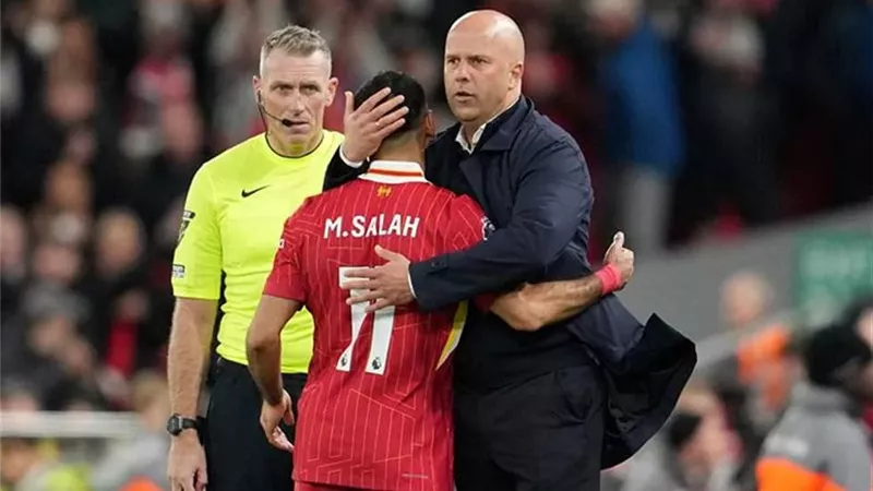 هل كانت مباراة ليدز الأخيرة لصلاح مع ليفربول ؟ .. اجابة صادمة من سلوت