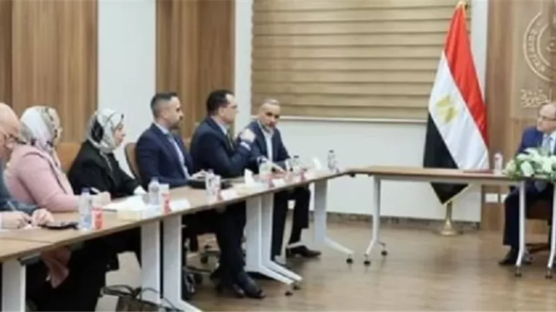 هيئة الدواء تبحث آليات تطوير وتنظيم قطاع الصيدلة التخصصية