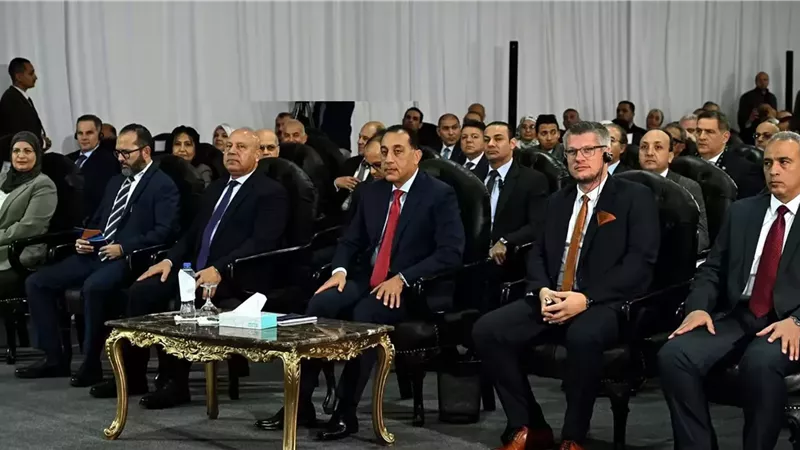 مدبولى :صناعة السيارات تمثل أولوية قصوى للدولة المصرية