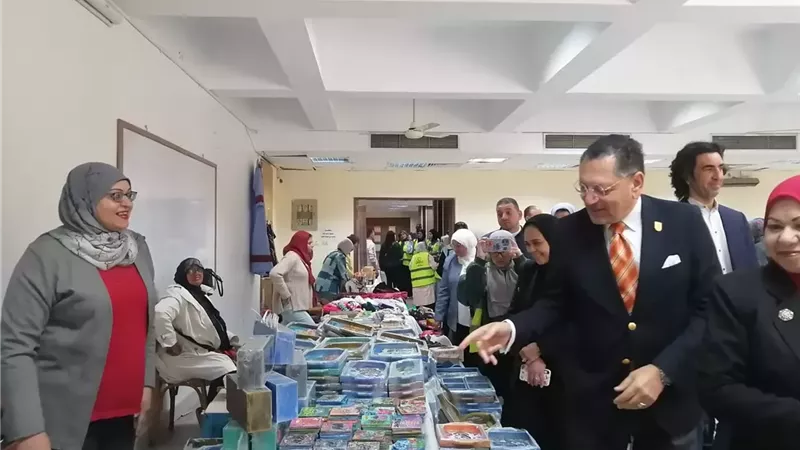 التضامن تنظم معرض 