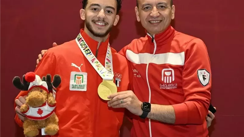 وزيرالرياضة ومحافظ الغربية يتقدمان بالتهنئة للبطل العالمى محمد