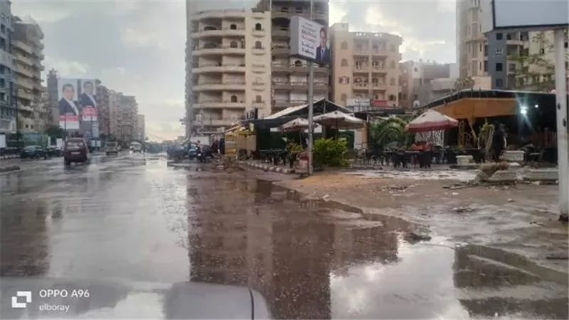 امطارا غزيرة على البحيرة