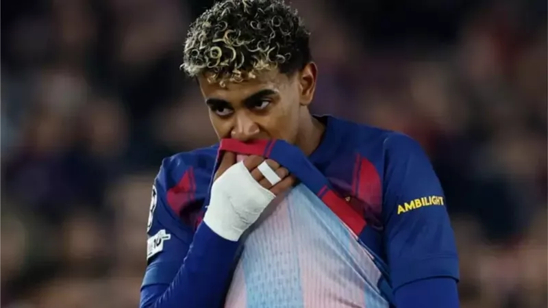 بعد فوز برشلونة على فرانكفورت.. فليك يعلق على تصرف لامين يامال