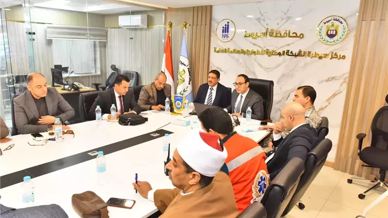 محافظ أسيوط يعلن فتح لجان انتخابات النواب وسط جاهزية كاملة