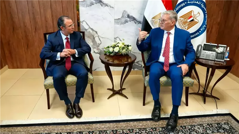 وزير البترول يبحث تعزيز التعاون الإقليمي مع شيفرون العالمية